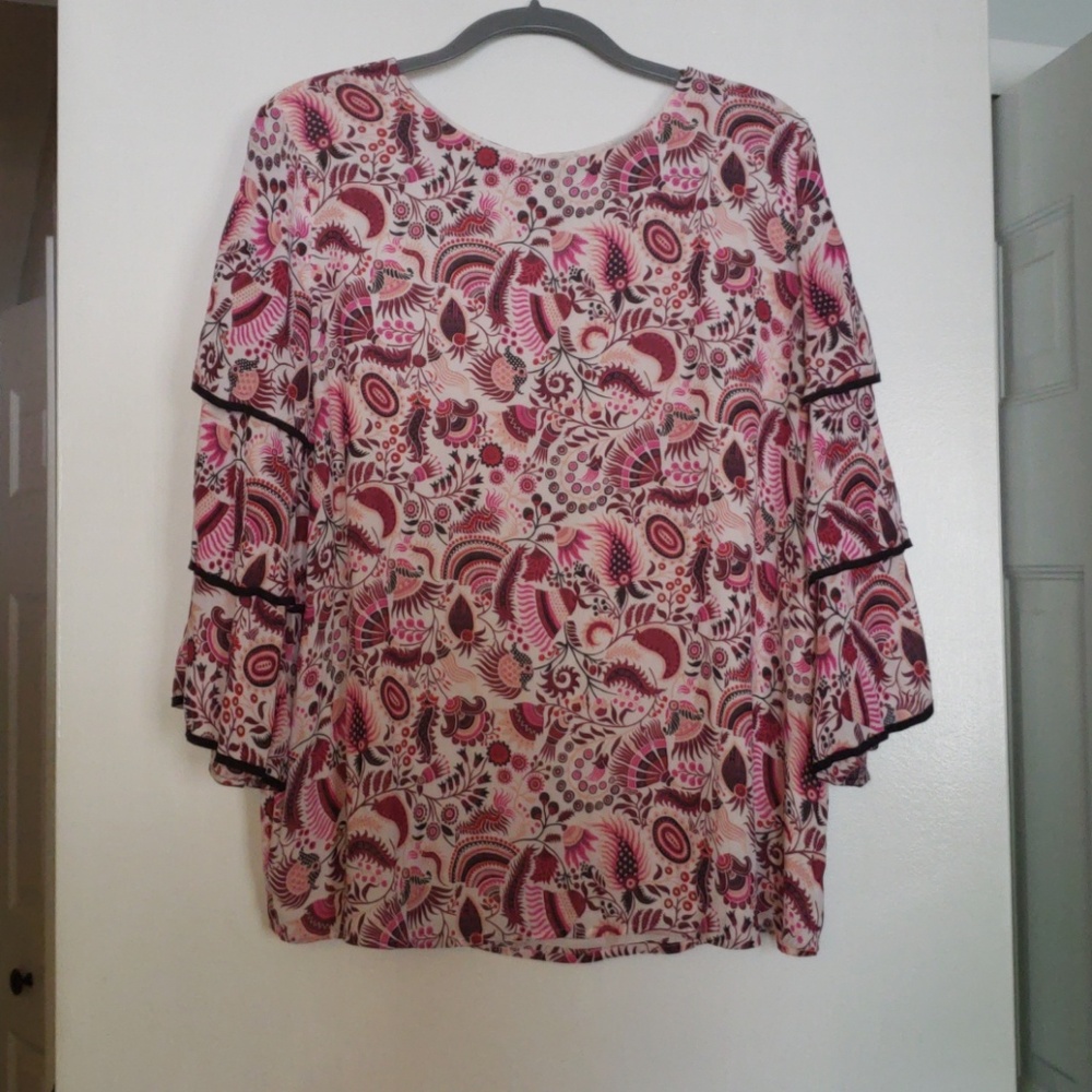 Loft
Masquerade tiered sleeve blouse